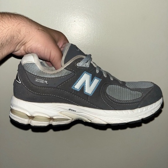 New Balance 2002R - Picture 1 of 7
